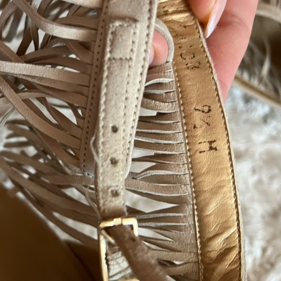 Stuart Weitzman Lovefringe sandals, size 9.5 - Picture 6 of 6